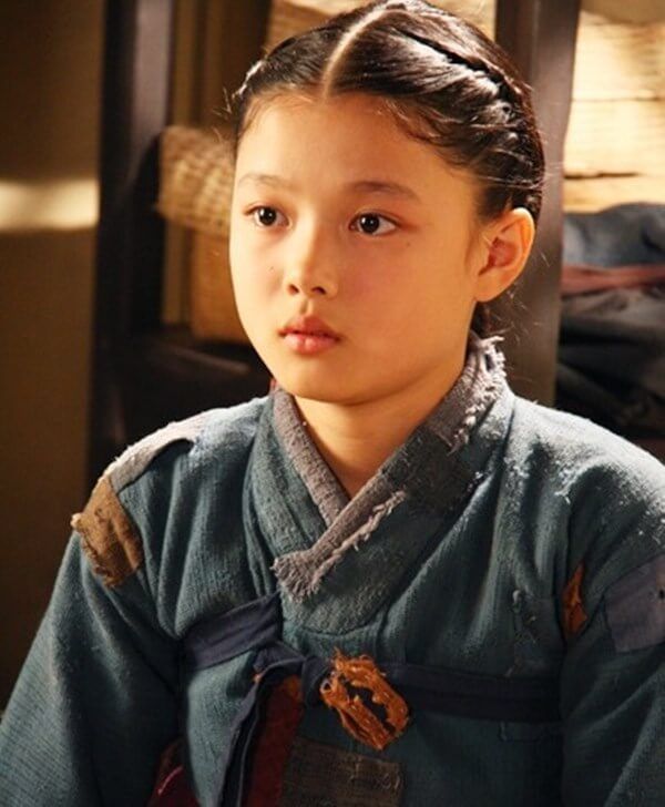 Kim yoo jung trong vai Dong Yi