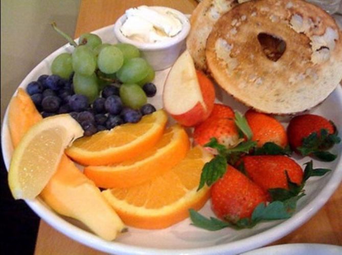 Bữa sáng của người dân Hawaii vô cùng khác biệt với trái cây là chủ yếu (ảnh: internet)