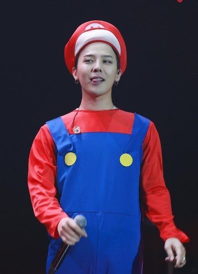 G - Dragon trong bộ trang phục Mario - Ảnh Internet