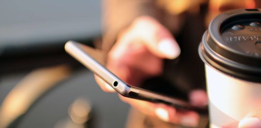 Smartphone giảm giá mạnh tháng 6