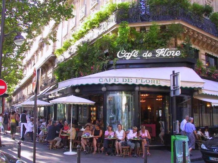 Cafe de Flore là một trong những quán cafe mang tầm vóc lịch sử ở Paris. (ảnh: internet)