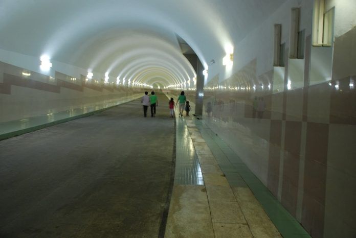 Đường hầm vào lòng thuỷ điện Yaly