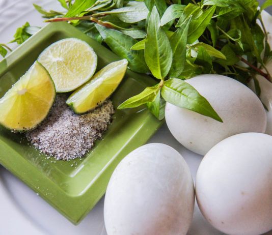 hột vịt lộn