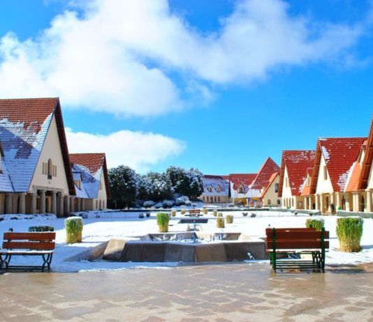 Ifrane thị trấn mùa đông của châu Phi