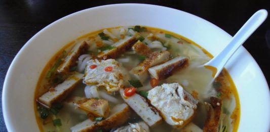 Thưởng thức hương vị biển Nha Trang với bánh canh lòng cá ngừ bánh canh lòng cá ngừ