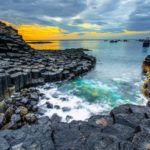 Ghềnh Đá Đĩa đẹp hoang sơ và kỳ vĩ trong ánh bình minh. (ảnh: internet)