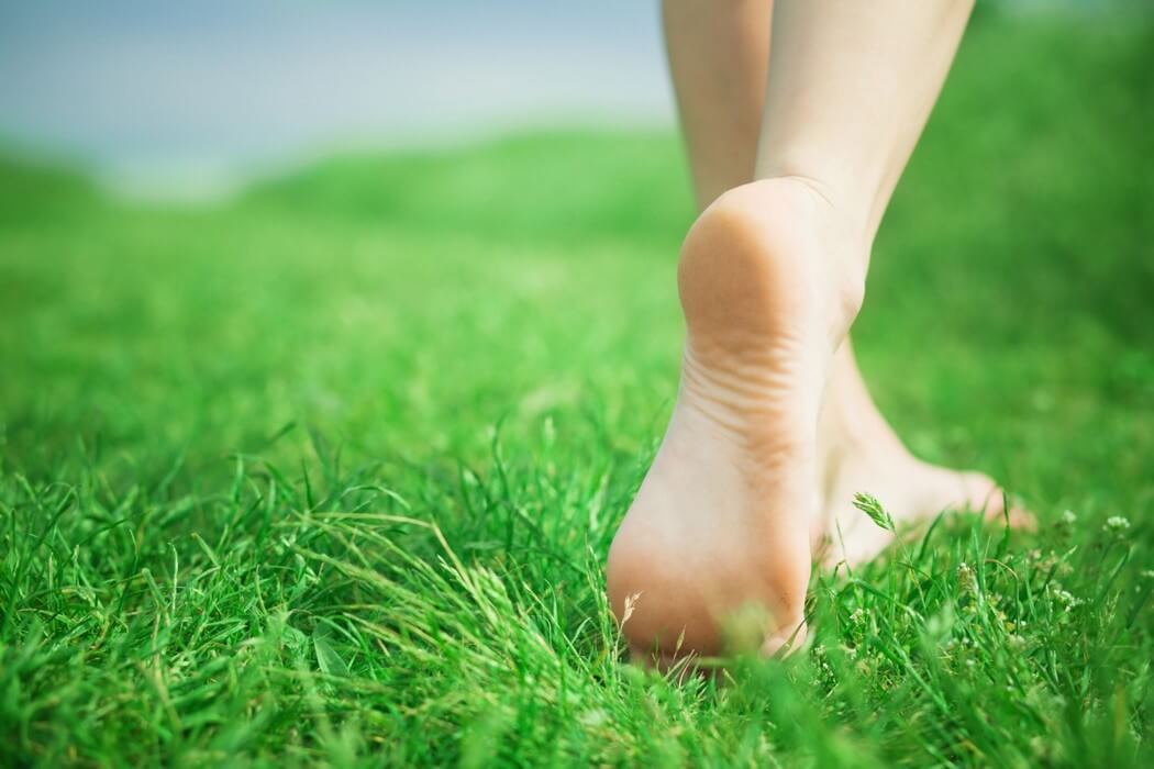 Chăm sóc gót chân hồng hào chỉ với vài bước đơn giản