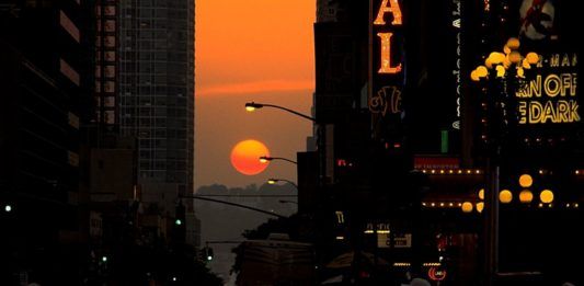 Manhattanhenge - hoàng hôn New York