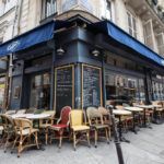 Những quán bar tuyệt vời ở Paris dành cho mùa Euro 2016 Quán thích hợp để vừa xem bóng đá vừa trò chuyện, bàn luận với nhau (Ảnh internet)