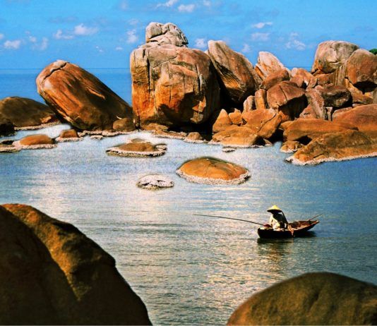Hòn Đá Bạc
