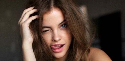Tác hại của thói quen liếm môi và cách “cai nghiện” Liếm môi