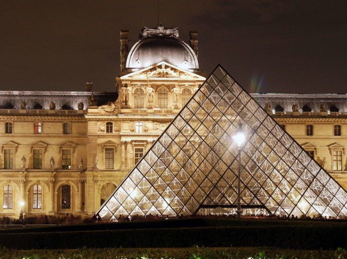 Bảo tàng Louvre, Paris, Pháp (ảnh: Internet)