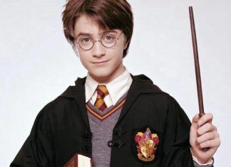 Cậu bé phù thủy Harry Potter