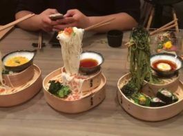 Mì cay – Mì bay: 2 món mì “hót hòn họt” của Sài Gòn trong năm qua Mì bay