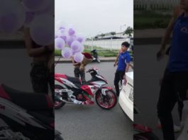 Màn tỏ tình của nữ Biker chất nhất Vịnh Bắc Bộ