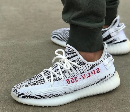 Top 5 siêu phẩm sneaker hot nhất năm 2017 Yeezy Boost 350 V2