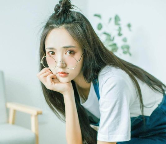 Biến tấu tóc búi củ tỏi cực mát mẻ và trendy Tóc búi củ tỏi tiêu biểu