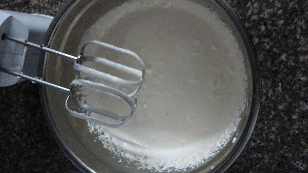 Bánh đào vị quất với kem pho mai