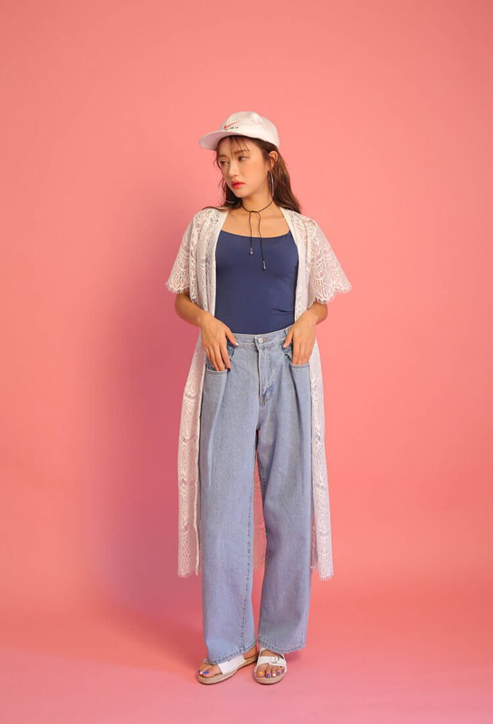 cardigan và quần jeans dáng rộng