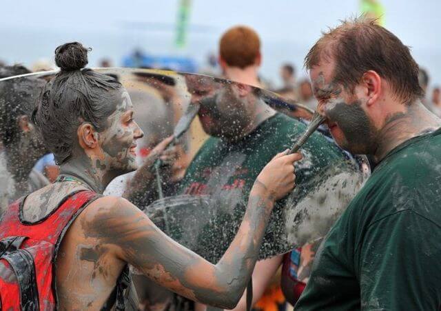 Lễ hội tắm bùn