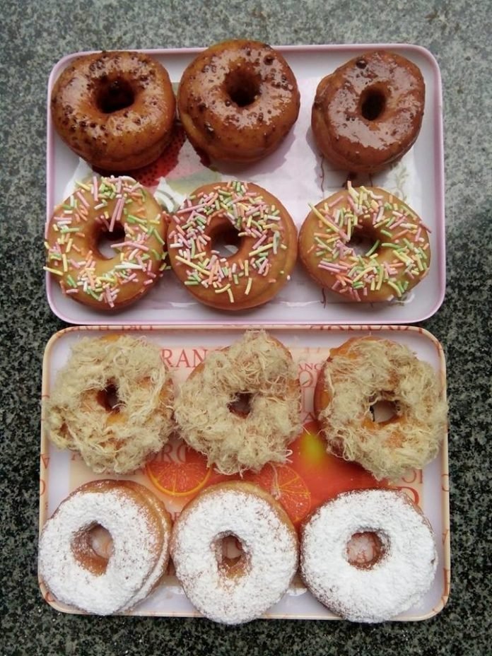 Món ngon cuối tuần cùng bánh donut cake