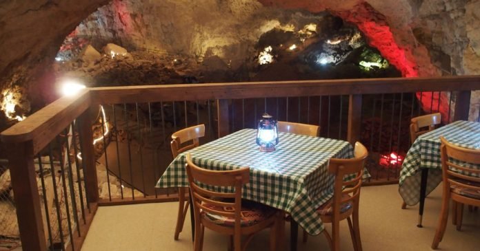 Nhà hàng Cavern