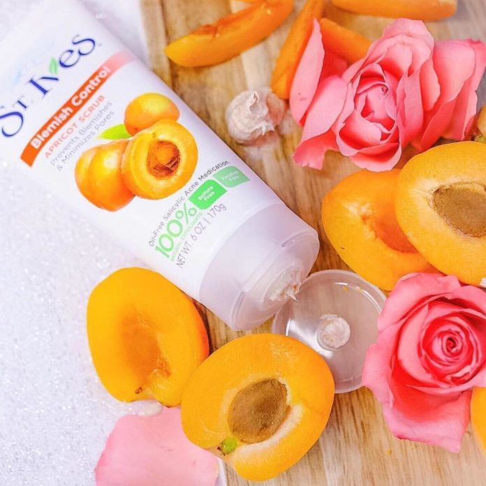 St.Ives Blemish Control Apricot Scrub 