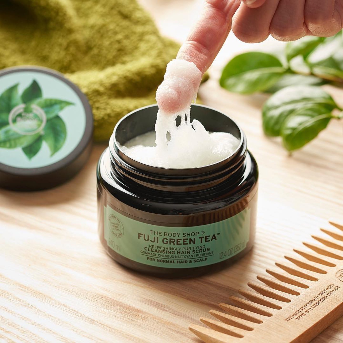 Review tẩy tế bào chết da đầu The Body Shop Fuji Green Tea Cleansing Hair  Scrub - BlogAnChoi