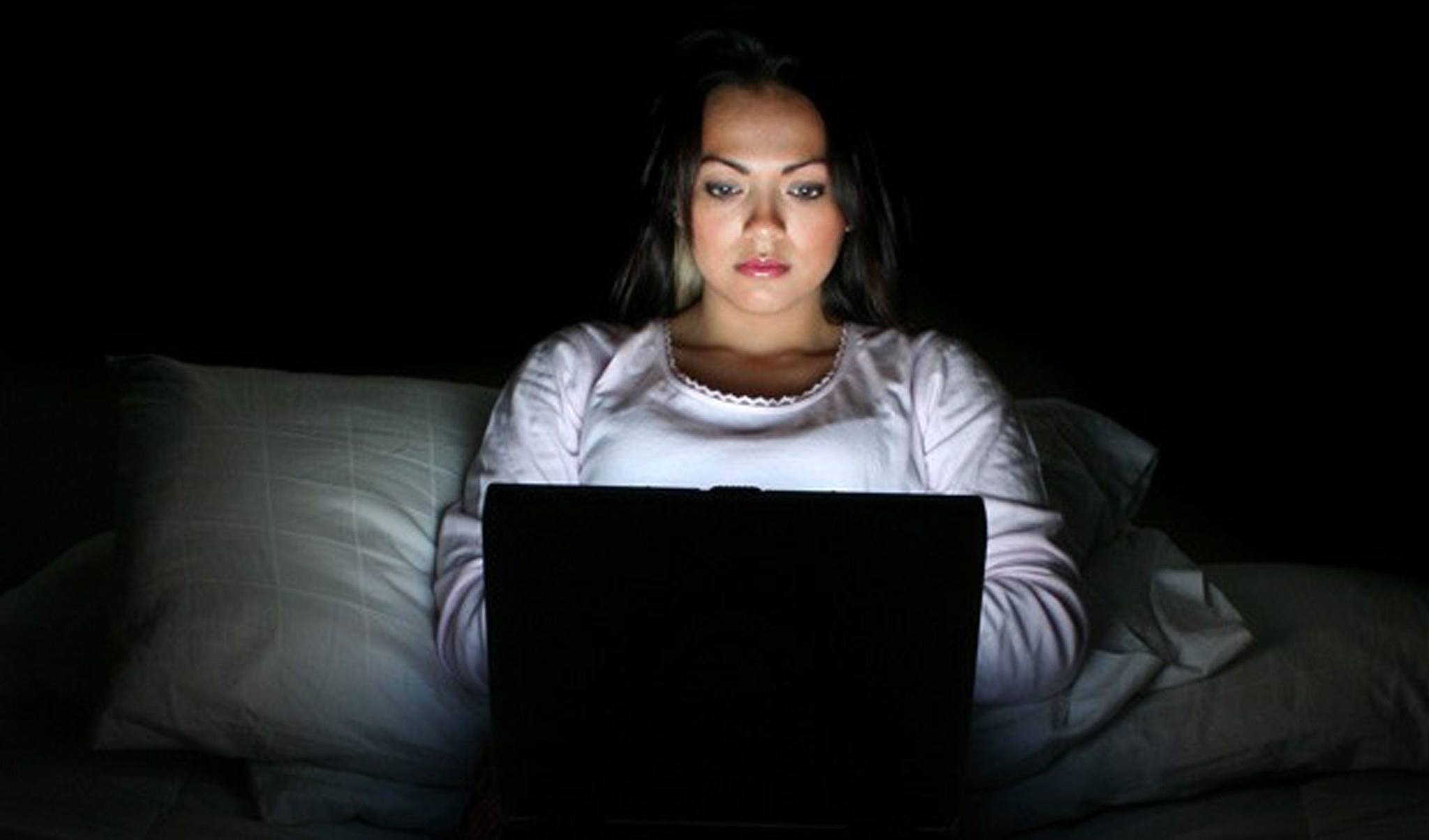 8 tác hại của thức khuya với phụ nữ cực nguy hiểm