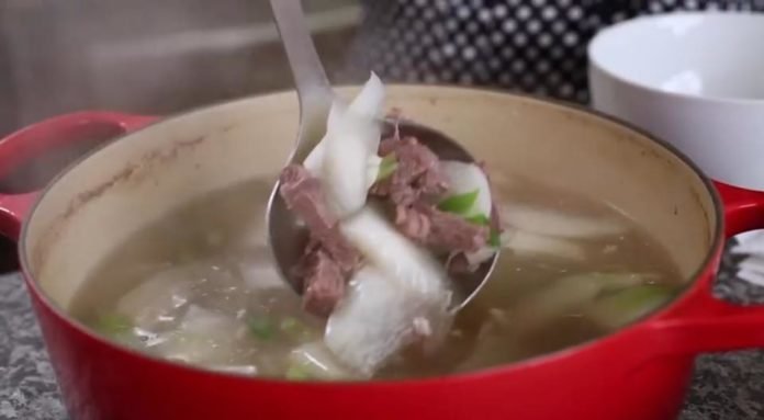 Thịt bò hầm củ cải trắng