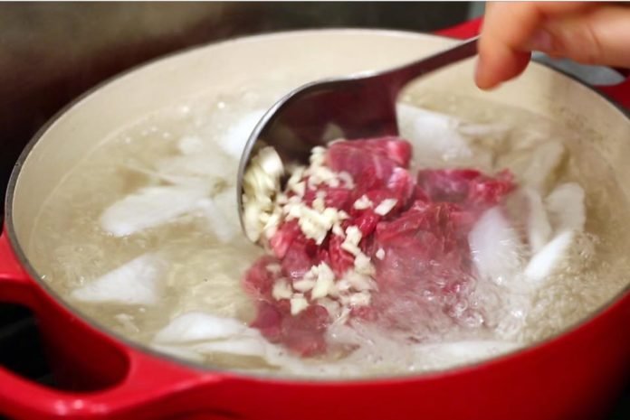 Thịt bò hầm củ cải trắng