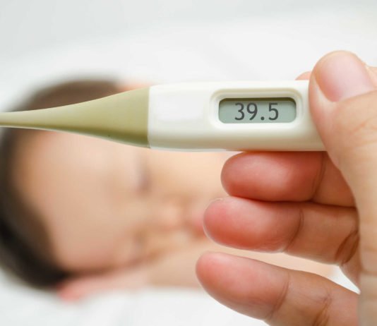 5 cách chăm sóc trẻ bị sốt siêu vi để bé mau khỏe sốt siêu vi