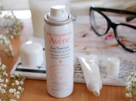 Review xịt khoáng cho da mụn Avène Thermal Spring Water Xịt khoáng Avène Thermal Spring Water