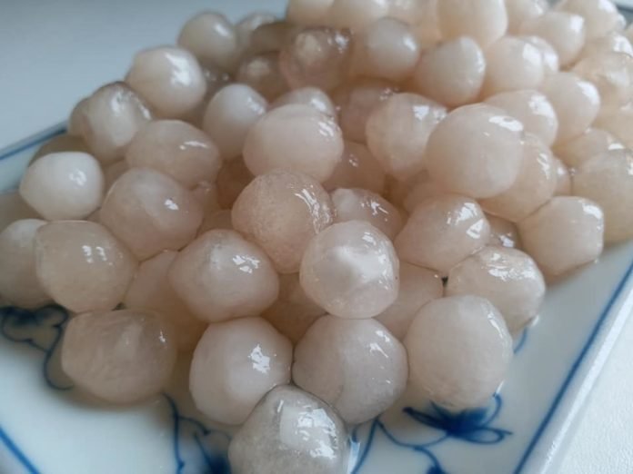 Chè dừa non thạch lá nếp