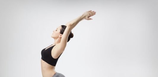 6 bài tập yoga cơ bản tại nhà giúp thân hình thon gọn và giải tỏa stress yoga cơ bản tại nhà