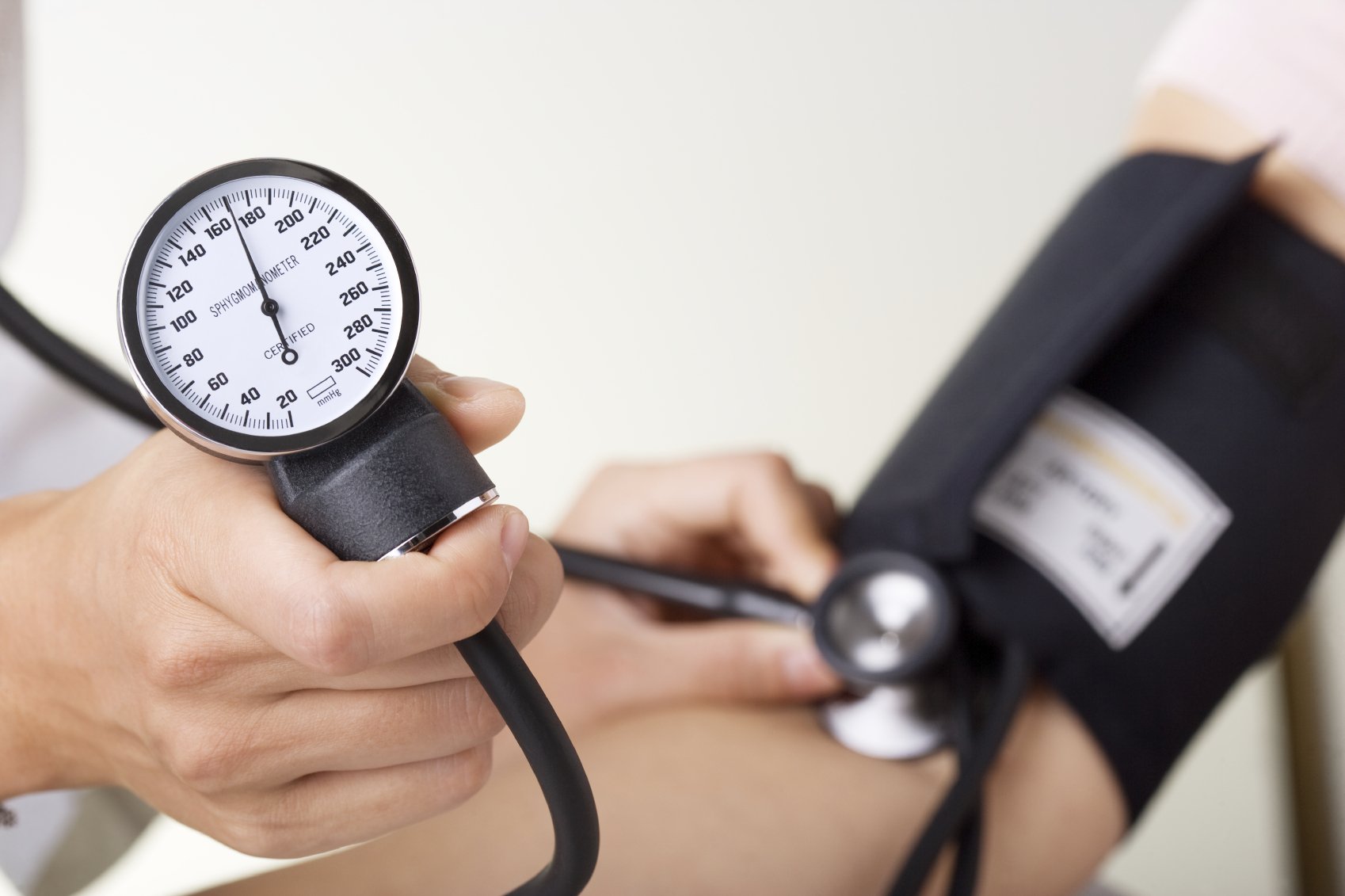 Nhận biết 6 triệu chứng bệnh cao huyết áp để điều trị sớm