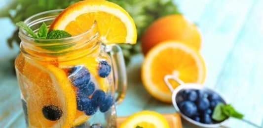 Da đẹp, dáng xinh với 5 công thức nước detox giải nhiệt ngày hè