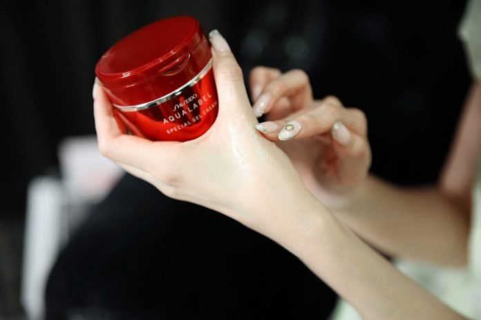shiseido-aqualabel-special-gel-cream-su-dung