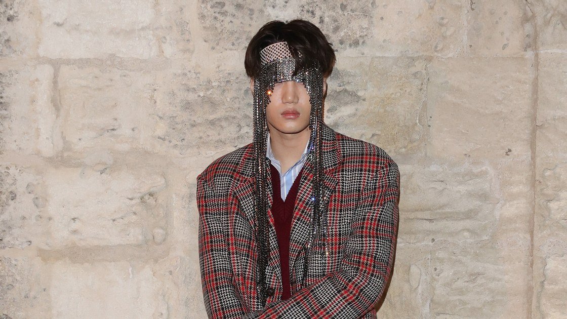 Kai (EXO) đeo mạn che mặt đầy bí ẩn trong sự kiện lớn của Gucci