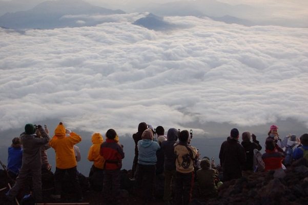 Cảnh quan nhìn từ đỉnh Fuji