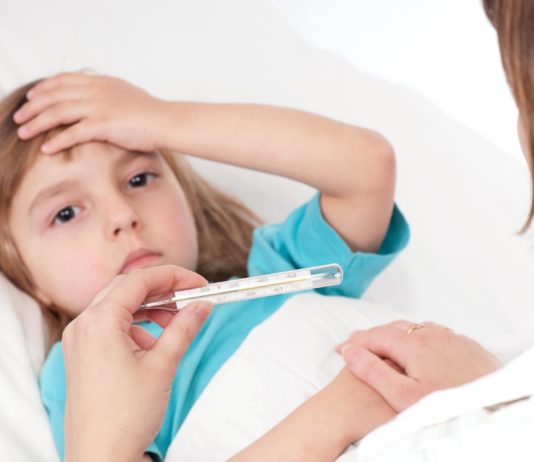 Phát hiện và xử trí đúng cách sốt vi rút ở trẻ em trẻ em sốt
