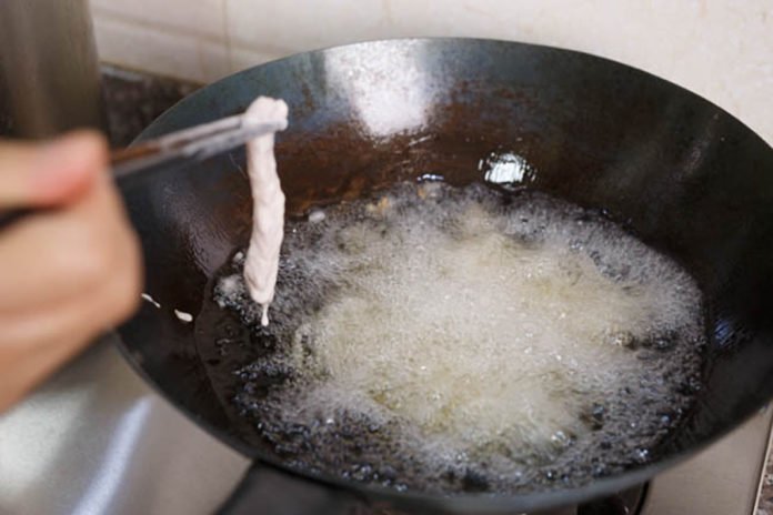 bước chiên thịt