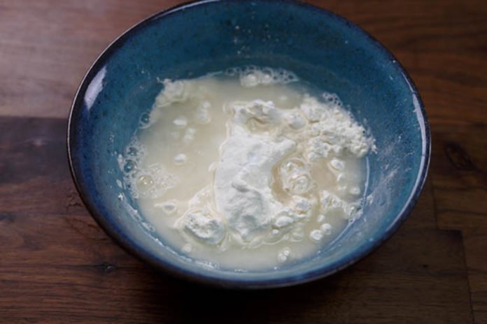 bước trộn bột