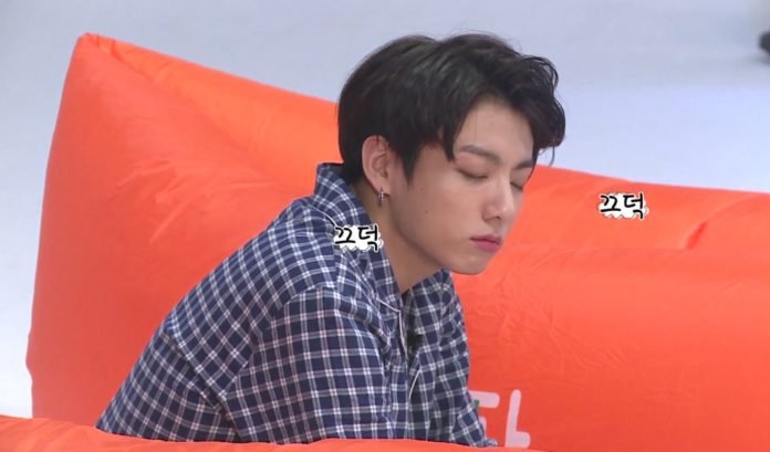 Kookie làm gì cũng đáng yêu cả!