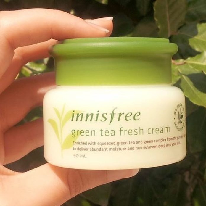 Kem Innisfree green tea fresh cream có thiết kế nhỏ gọn. (Nguồn: Internet)