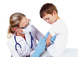 vacxin phải tiêm cho trẻ