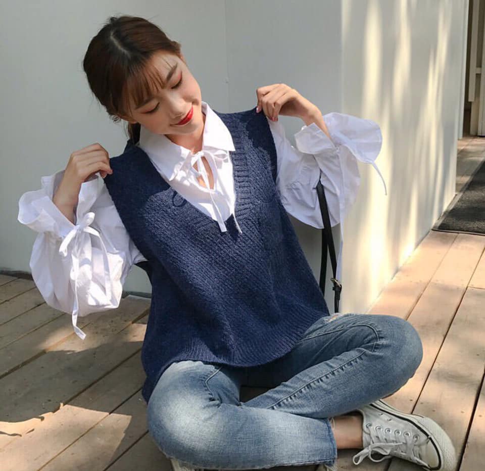 Học lỏm 5 cách phối đồ với áo gile len nữ của những Ulzzang xứ Hàn -  BlogAnChoi