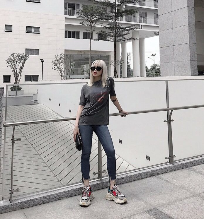 Thiều Bảo Trâm diện Balenciaga Triple S