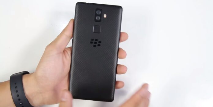 Mặt lưng BlackBerry Evolve