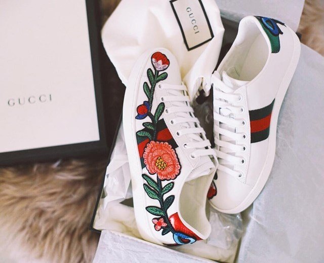 gucci thêu hoa hồng